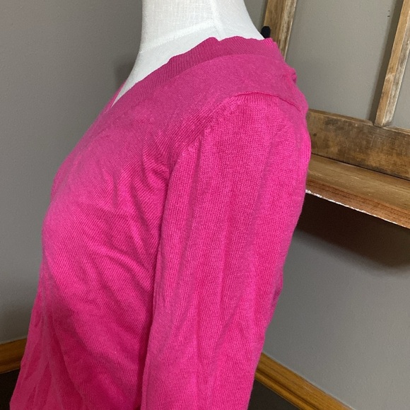 JcPenney fuschia pink v neck light weights sweater size Medium NWT - Picture 3 of 7